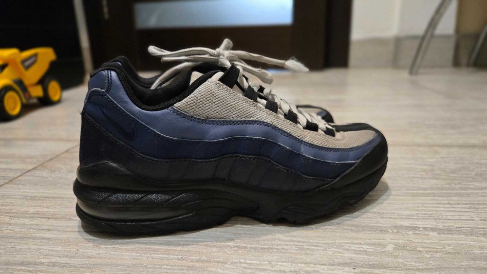 Підліткові кросівки nike airmax 38 розмір