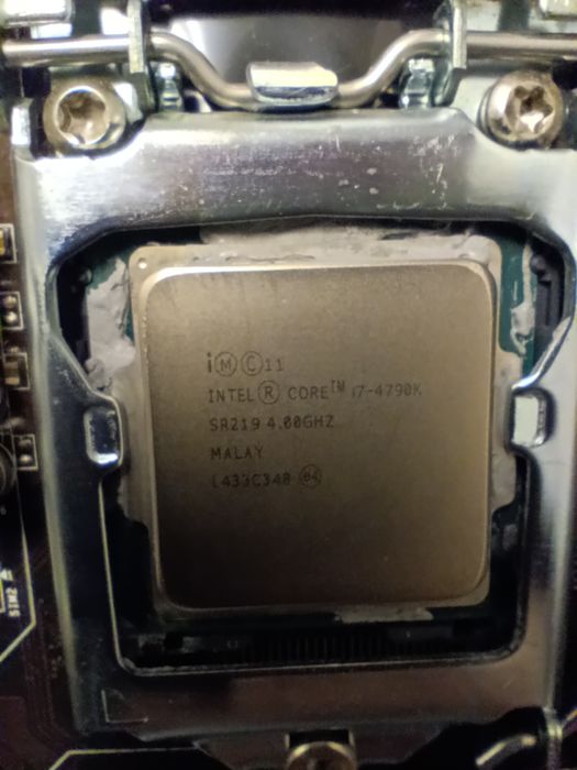 Intel Core i7-4790K Processor442908187925555200