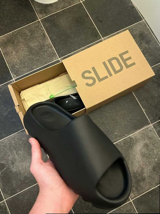 adidas Yeezy Slide R.40.5