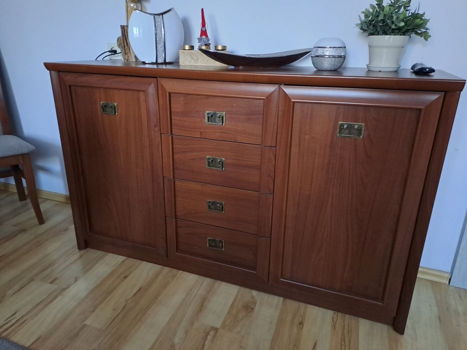 Super meble BRW szafa, witrynka, komody.