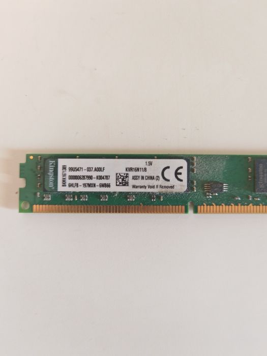 Computador com: CPU Intel i5-4440, pente de 8GB RAM Kingston, Motherboard ASUS, PSU e 2x ventoinhas [Sem disco]