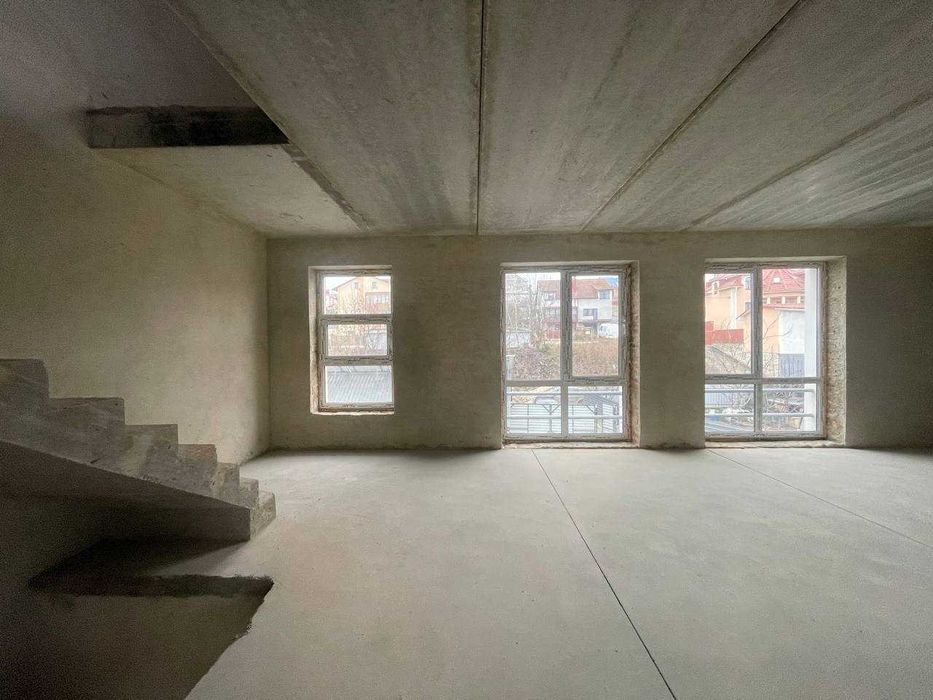 Продаж котеджу біля Подолян,  комунікації підключено