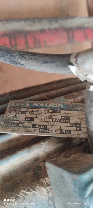 Maquina de corte Madeira