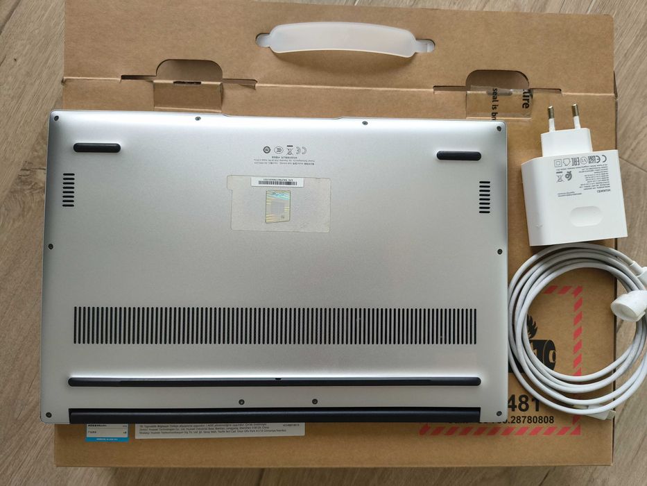Laptop Huawei MateBook D14, model NbB-WAH9Q, i5-10210U/8GB/256GB/Win11/FullHD