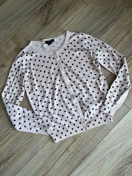 Cienki sweterek w serduszka