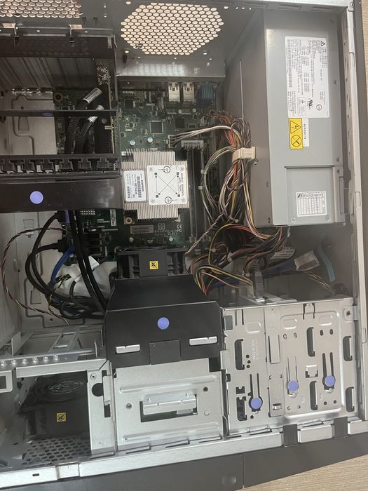 Servidor Lenovo System x3100 M5
