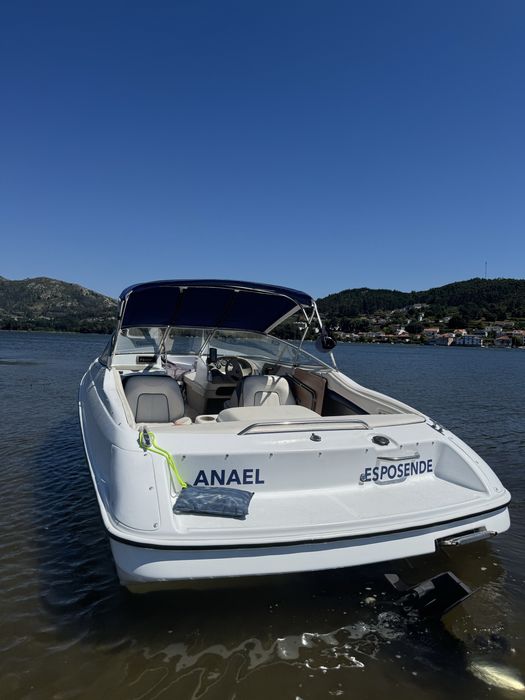 Bayliner 2050 LS para 8 pessoas com motor mercruiser 4.3L