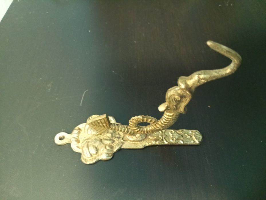 Gancho de parede em bronze - cavalo marinho - vintage	meados sec xx