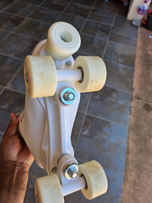 Patins oxelo tradicional e com todas alinhadas