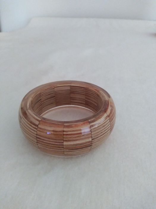 Pulseira resina e madeira (baixa de preço)