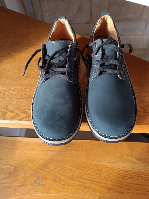Sprzedam nowe buty skórzane buty firmy Papilion.