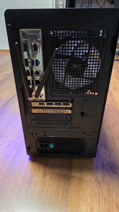 Komputer Ryzen 7 5700X, 16GB DDR4, RTX 5060 8GB, SSD 1TB M2