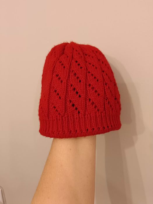 Czerwona czapka 50% wełny