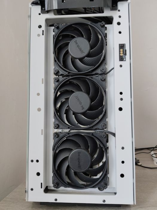 Продам корпус Be quite DX500+3шт кулера Be quite Silent wings 4