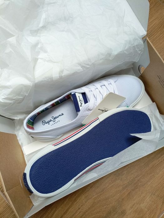 Białe trampki tenisówki Pepe Jeans London modne buty damskie