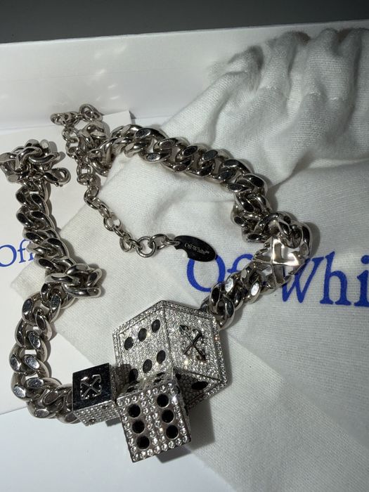 Off-white diamond chain