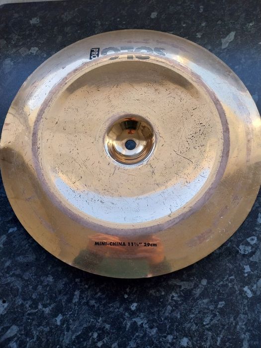 Vendo pratos impecaveis