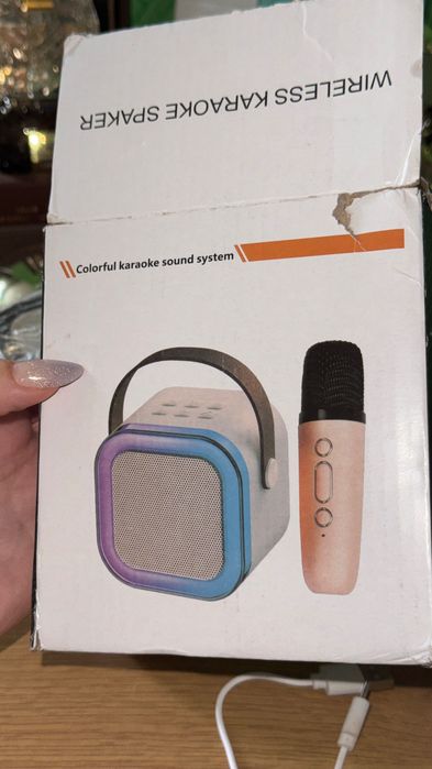Bluetooth колонка з мікрофонами Нова
