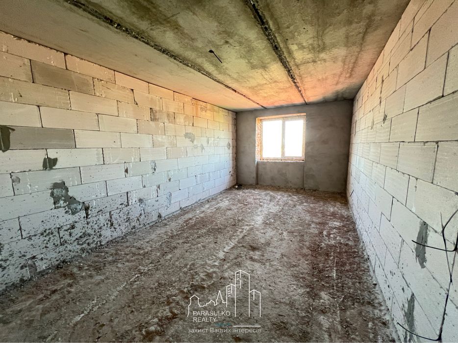 Продам 2-х кімнатну квартиру в новому будинку! Центр міста!