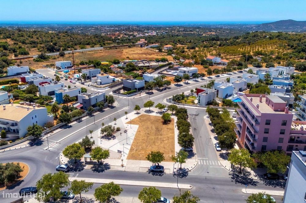 Lote para construção com vista mar em Betunes Loulé