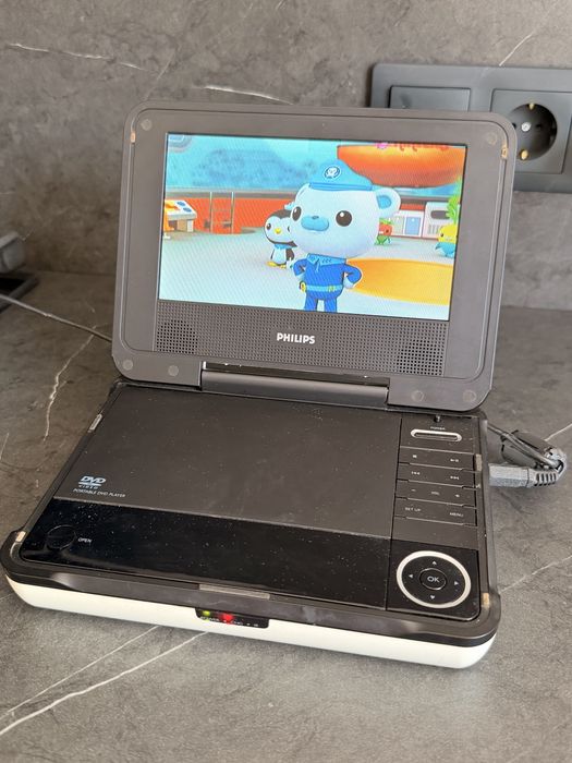 Philips PET708 DVD програвач плеєр в дорогу