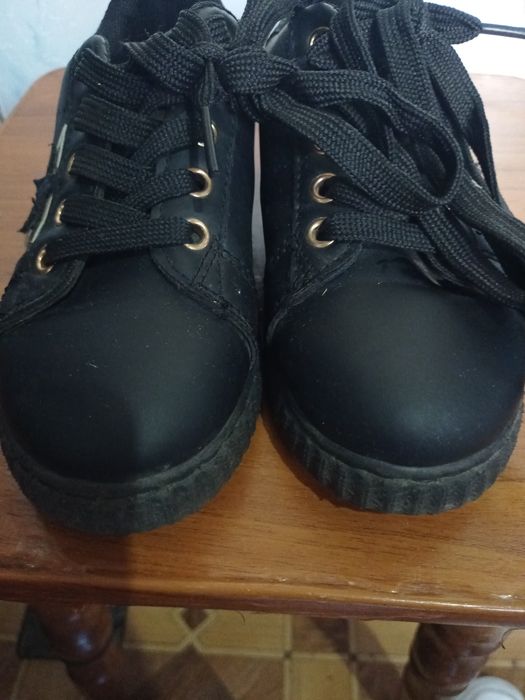 Продам детские кеды