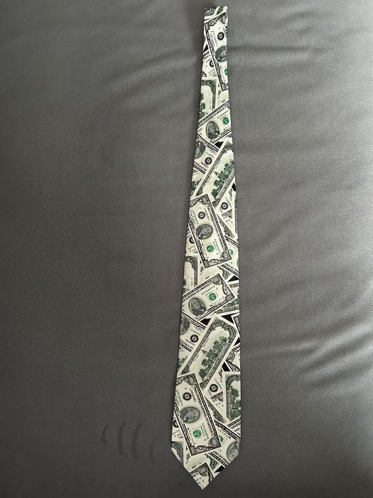 Krawat ze studolarówką. Nowy. 100 dolar. Czas na prezenty pod choinkę.