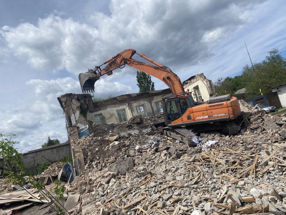 Гусеничний екскаватор