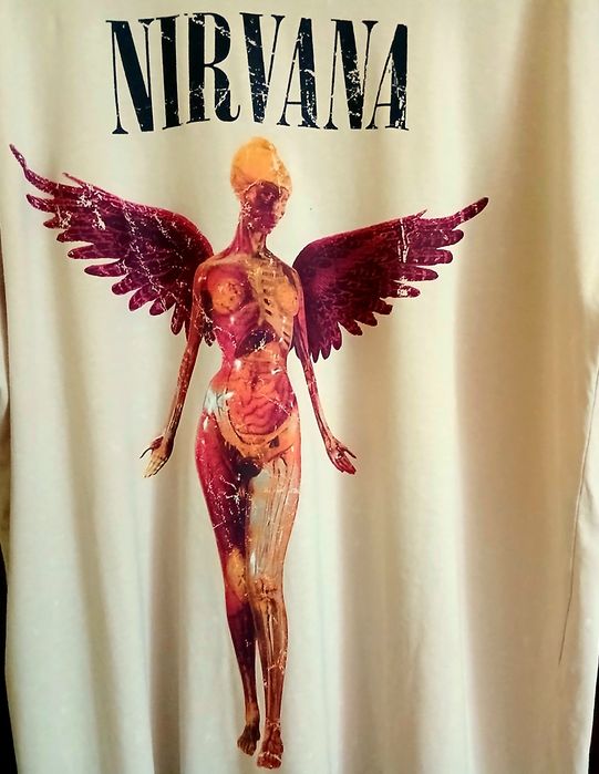 ПРОДАМ НОВУЮ ФУТБОЛКУ для фанатов легендарной группы  Nirvana