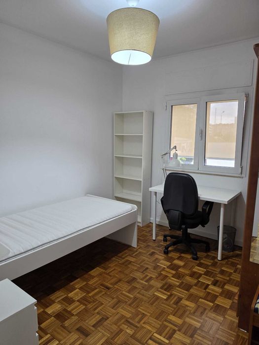 Quarto junto ao ISCAP e Hosp. S. João