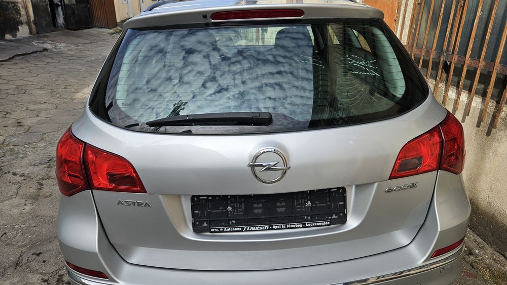 Klapa bagaznika tył tylna z176 opel astra j IV 4 kombi