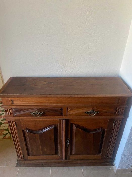 Louçeiro em Madeira com boa arrumação