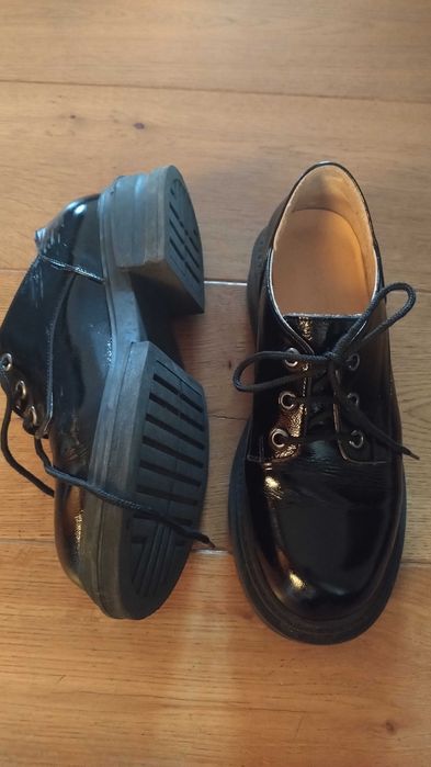Buty Venezia lakierki 36