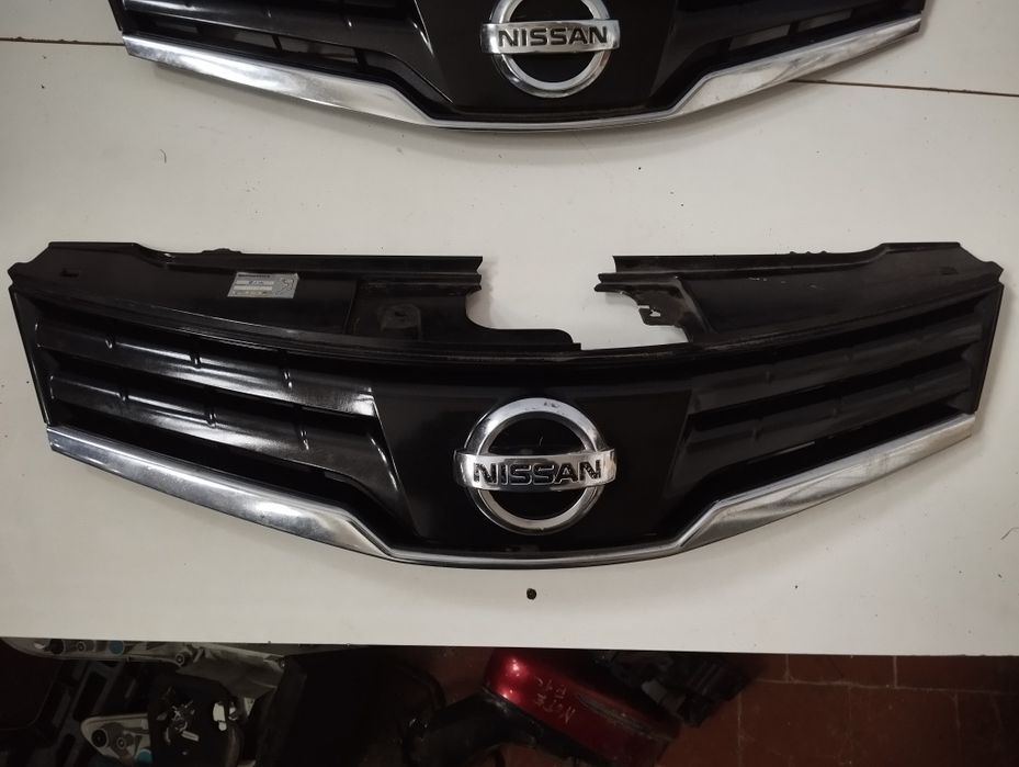 Решітка радіатора Нісан Ноте Nissan Note