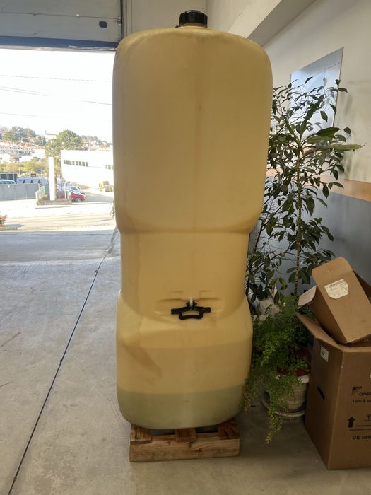 Deposito Vertical  em Polietileno combustivel 1000 Litros