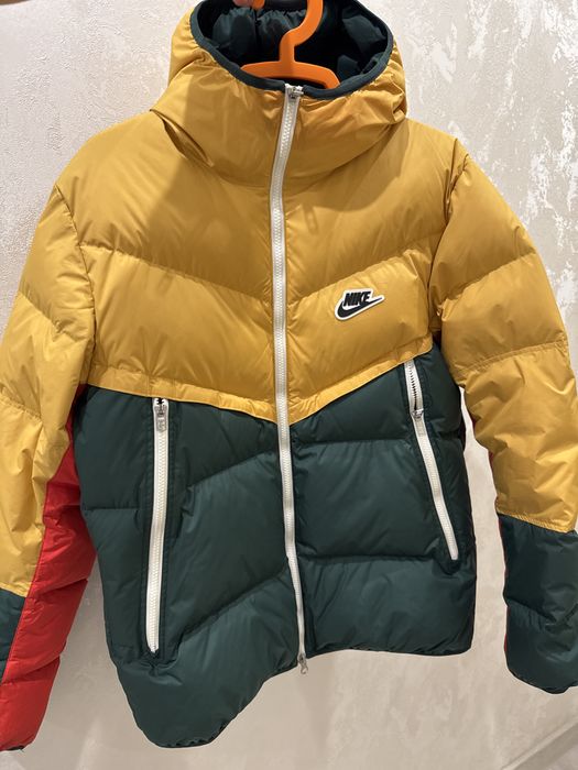 Пуховик NIKE оригінал з європи