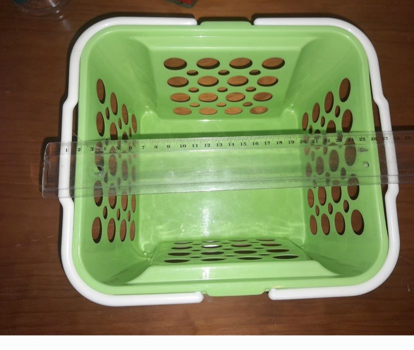 Cesto plástico com asas