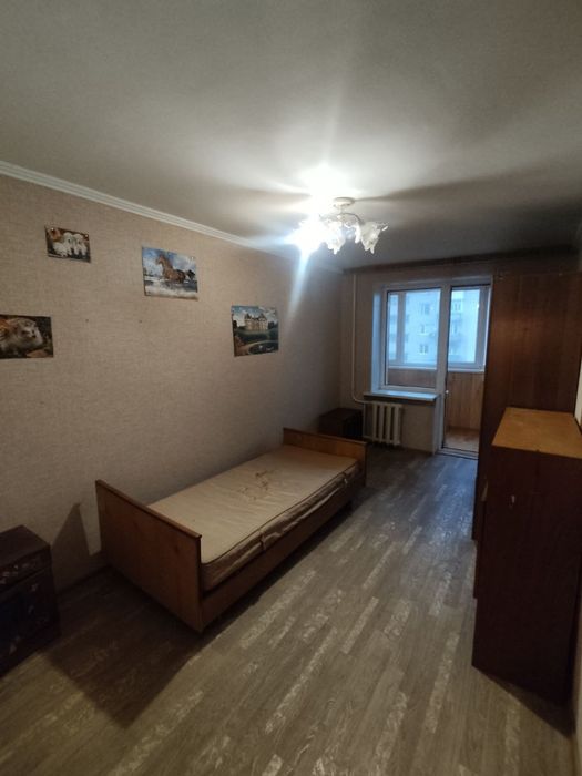 4 кімнатна квартира з добротним  ремонтом