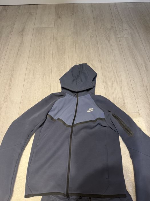 nike tech flece w bardzo dobrym stanie jest zemna 2 miesiace