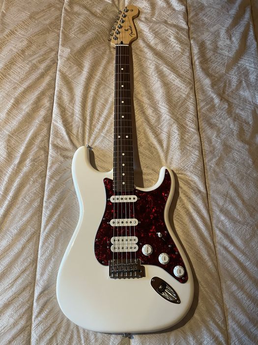Fender Player Series Stratocaster HSS (MIM)