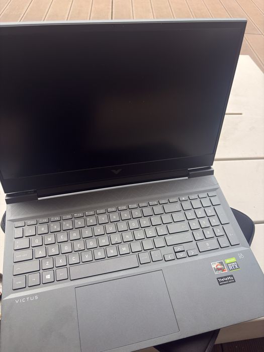 Hp victus com ecra com problemas negiocavel