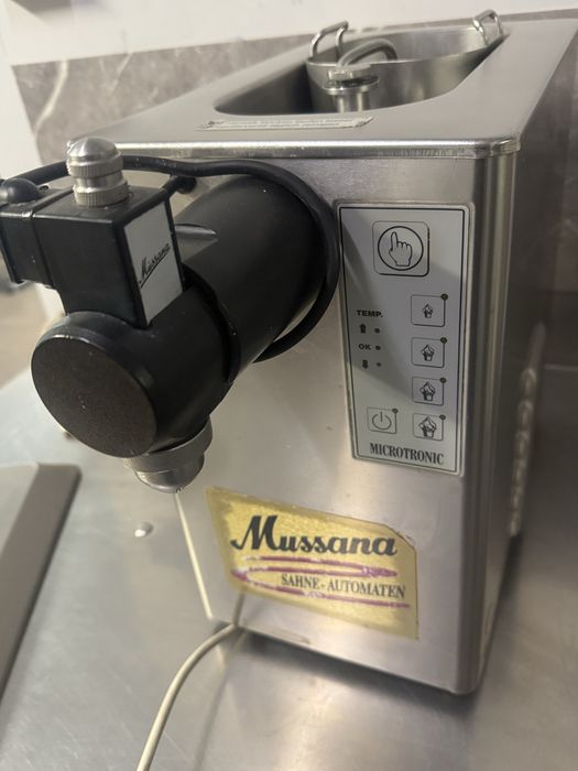 Automat do bitej smietany MUSSANA
