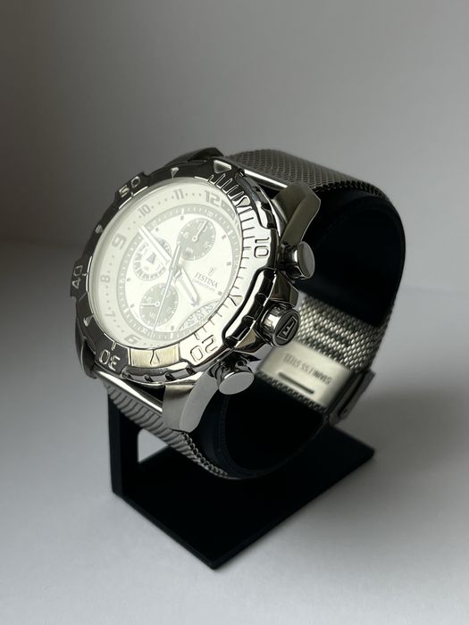 Чоловічий годинник хронограф Festina F16358