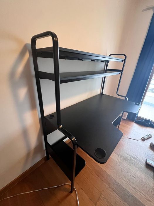 Fredde Desk64740309938435122