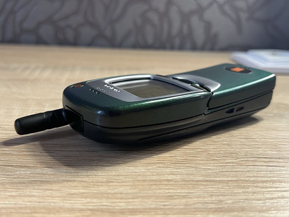 Продам Nokia 7110