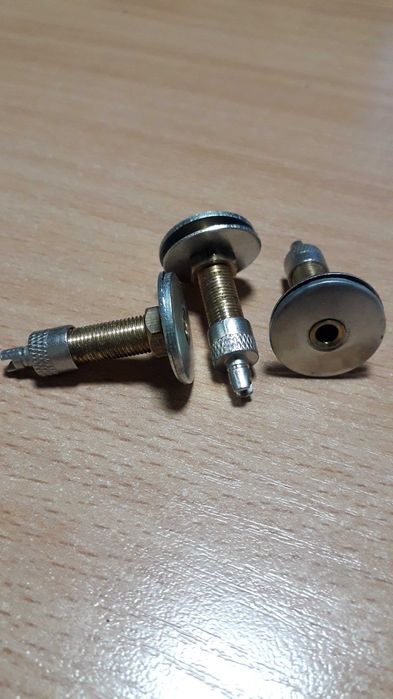 ниппель мотовелозапчасти L-40 прямой латунний с латунной гайкой