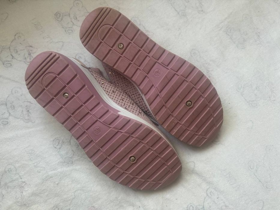 Жіноче взуття осінь-весна