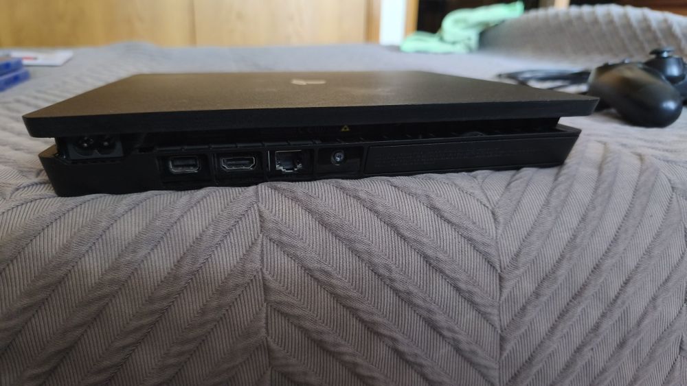 PlayStation 4 Slim 1tb