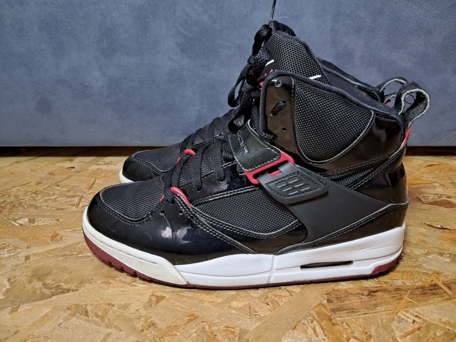 Кроссовки Air Jordan Flight 45 High 'Bred' DC2569-001.