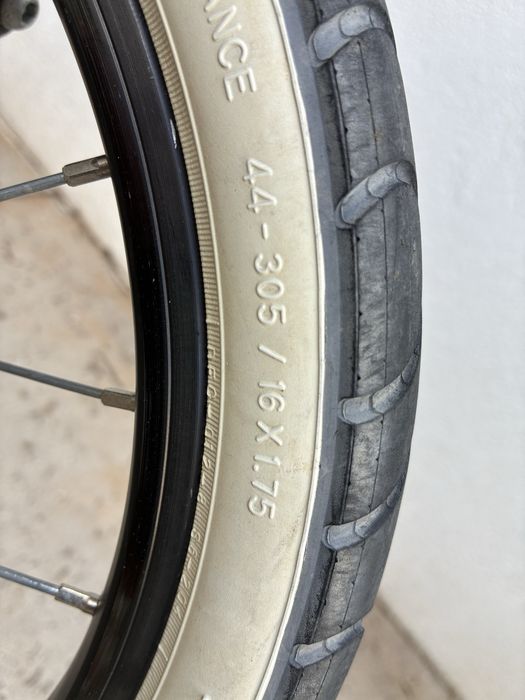 Bicicleta BTWIN rosa e preta roda 16”